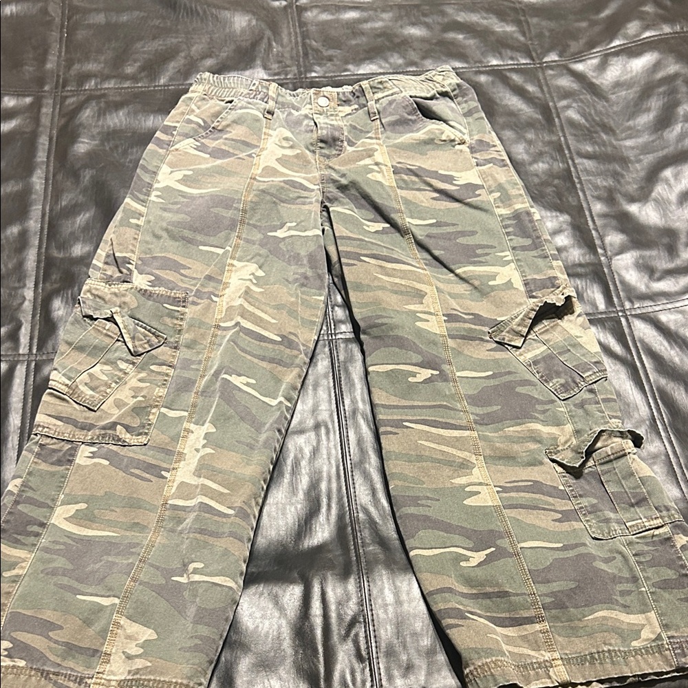 Angel Kiss Camouflage Straight Leg Pants